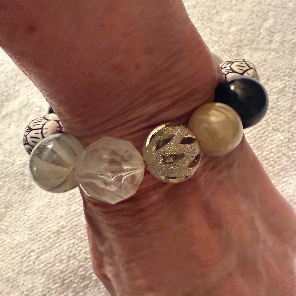 Elegant Multi-Color Beaded Bracelet